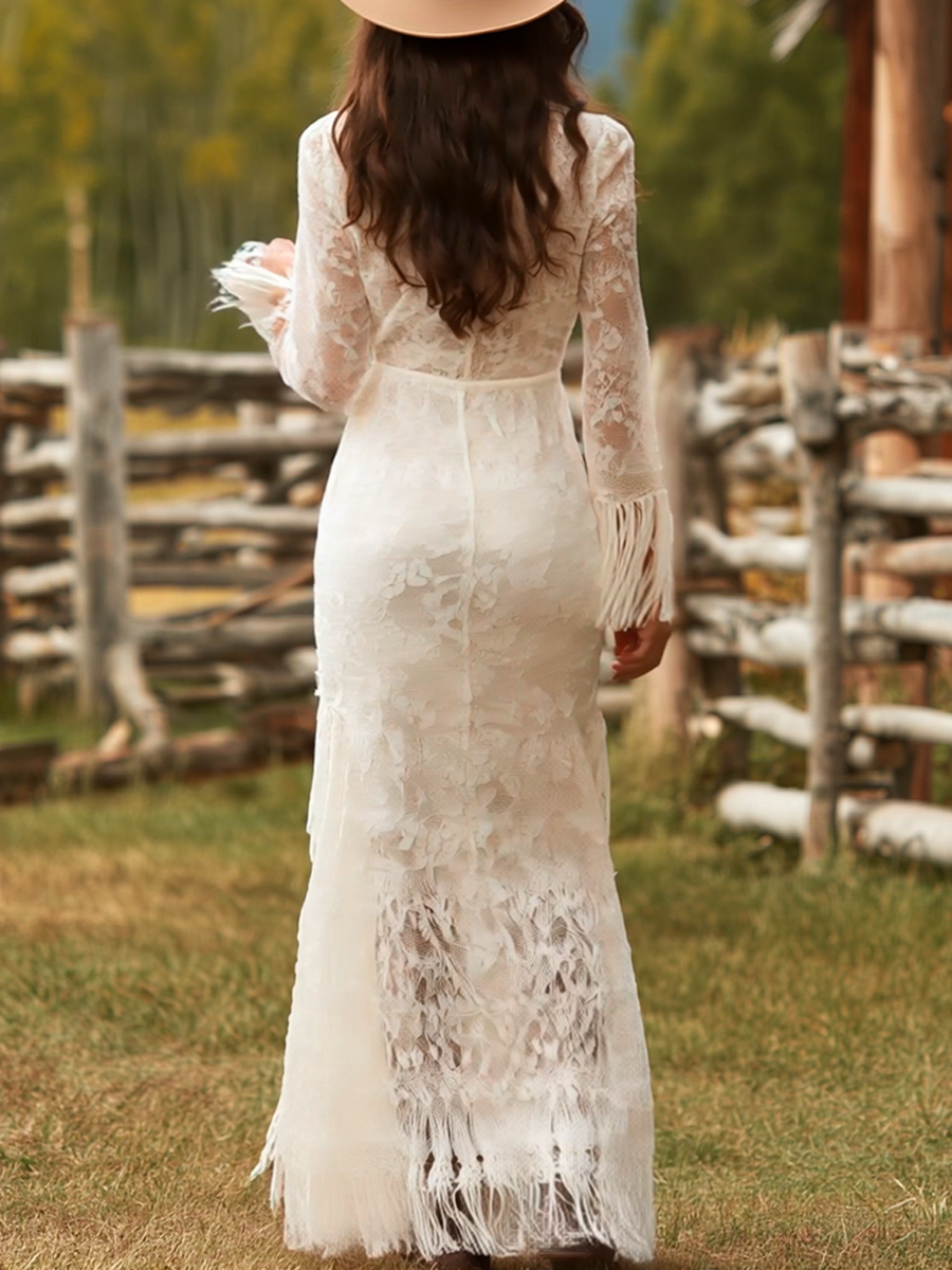 Abendkleid mit floraler Spitze und Fransen