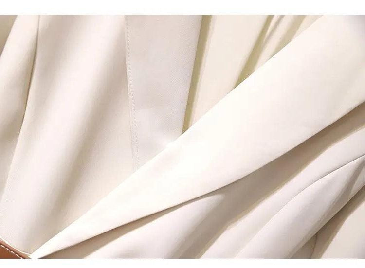 Blazerkleid mit Plisseefalten und Gürtel für Damen