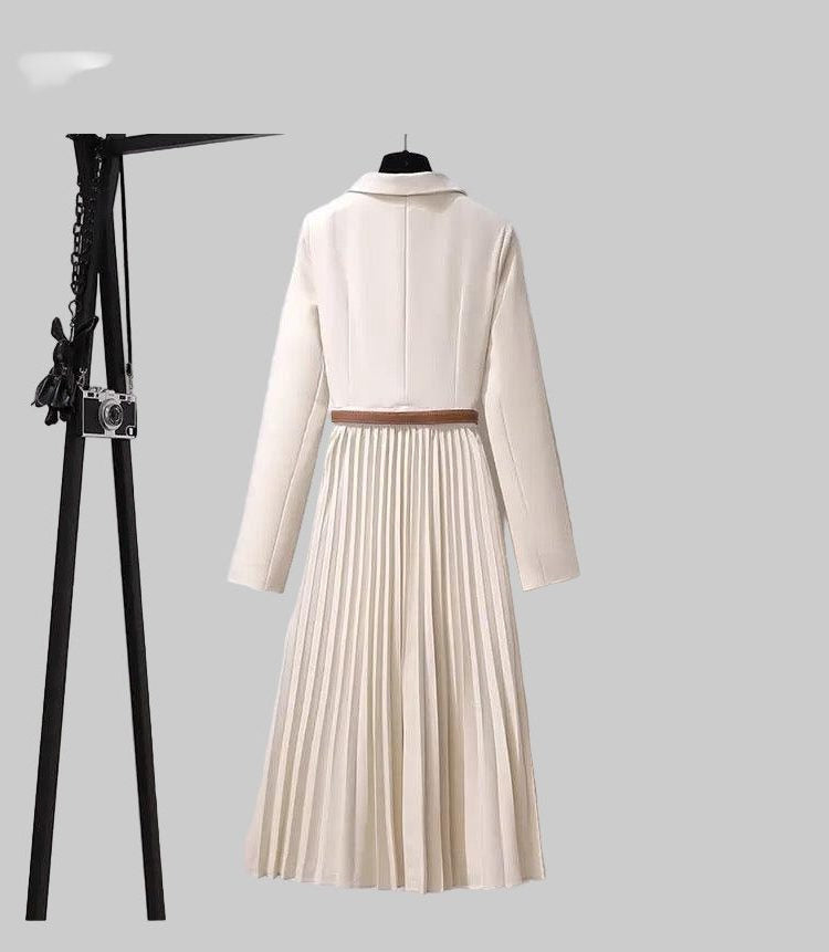 Blazerkleid mit Plisseefalten und Gürtel für Damen