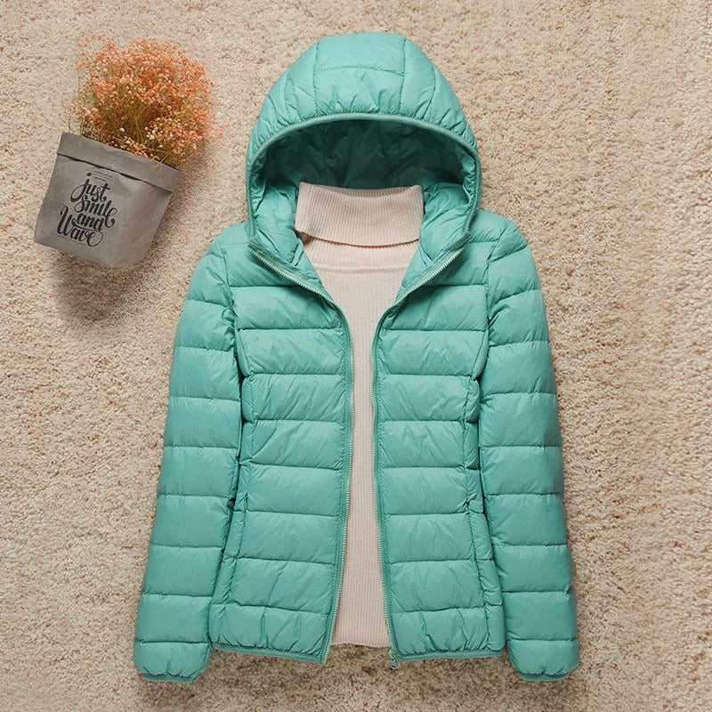 Daunenjacke mit Kapuze und horizontaler Steppung für Damen in Türkis - Ansicht 10