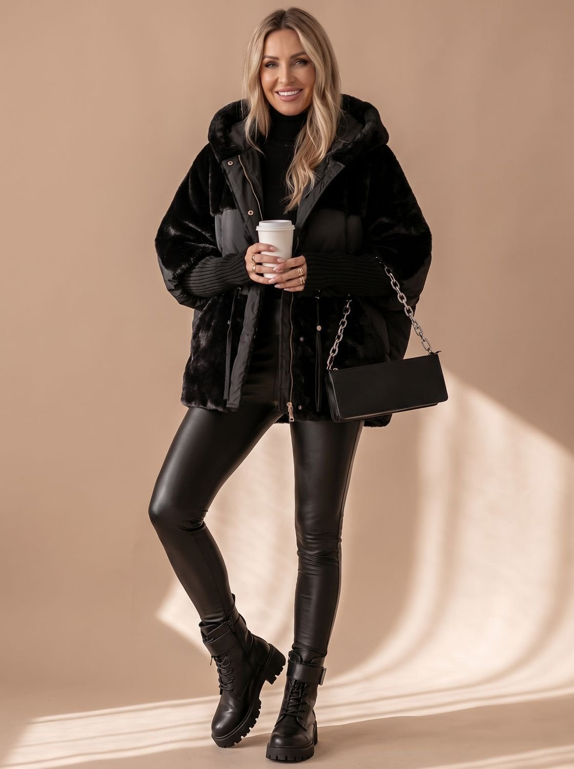 Daunenjacke Damen gesteppt, Oversize mit Kunstfell-Kragen und Kapuze