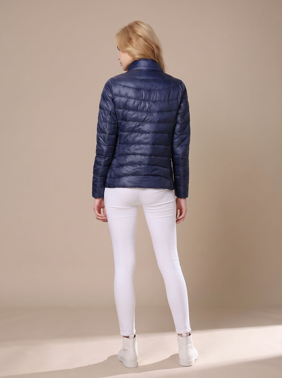 Daunenjacke Damen leicht und wasserdicht mit Stehkragen