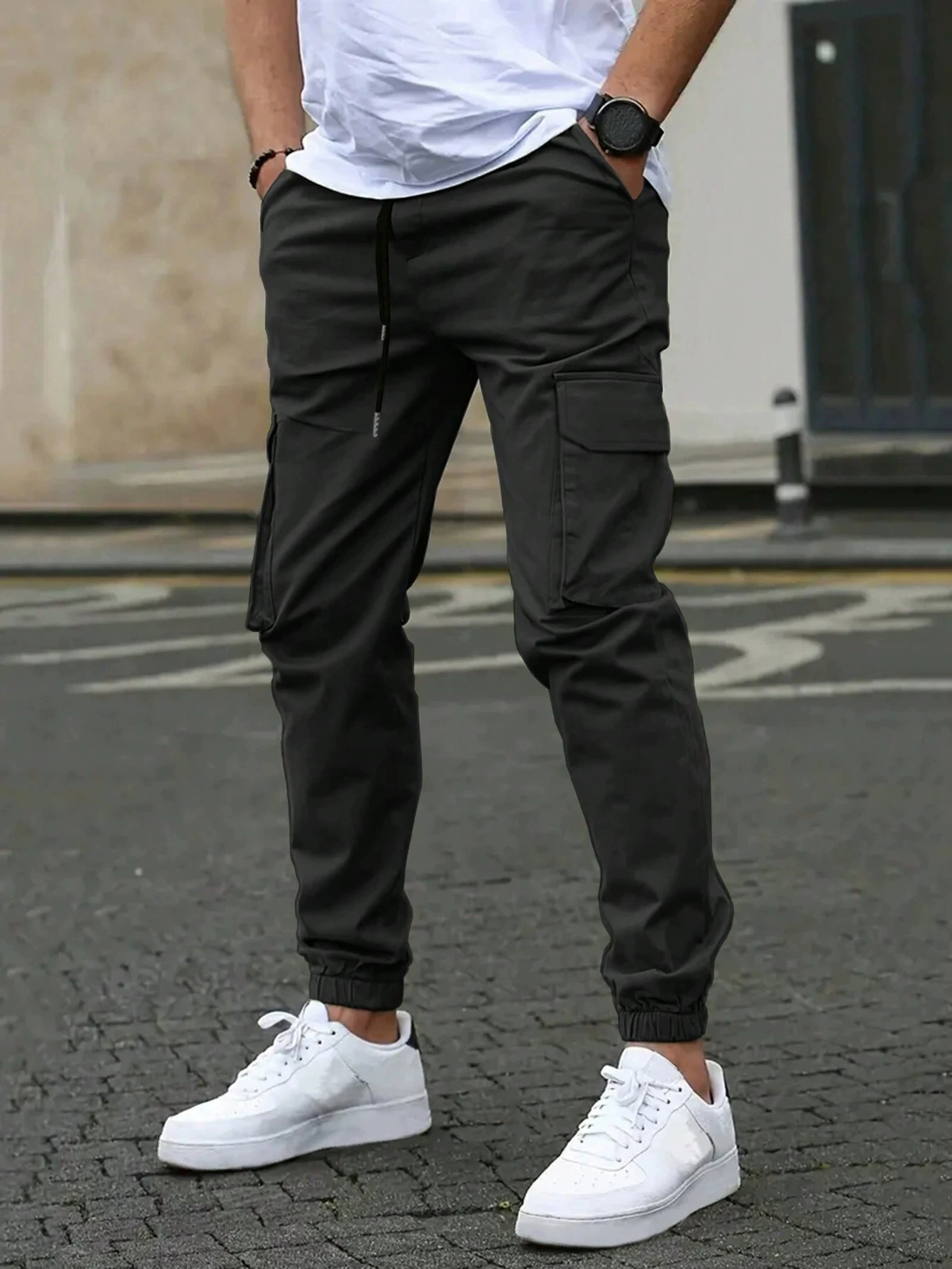 Jogging Hosen Herren mit Stretchbund und schmal zulaufender Passform