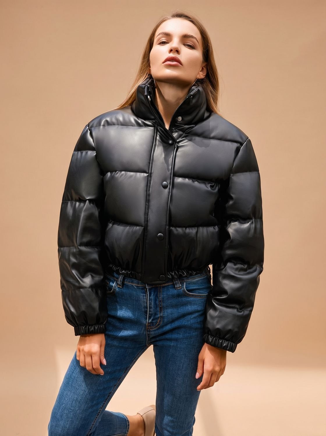 Kunstleder Daunenjacke Damen gefüttert, kurz mit Kapuze