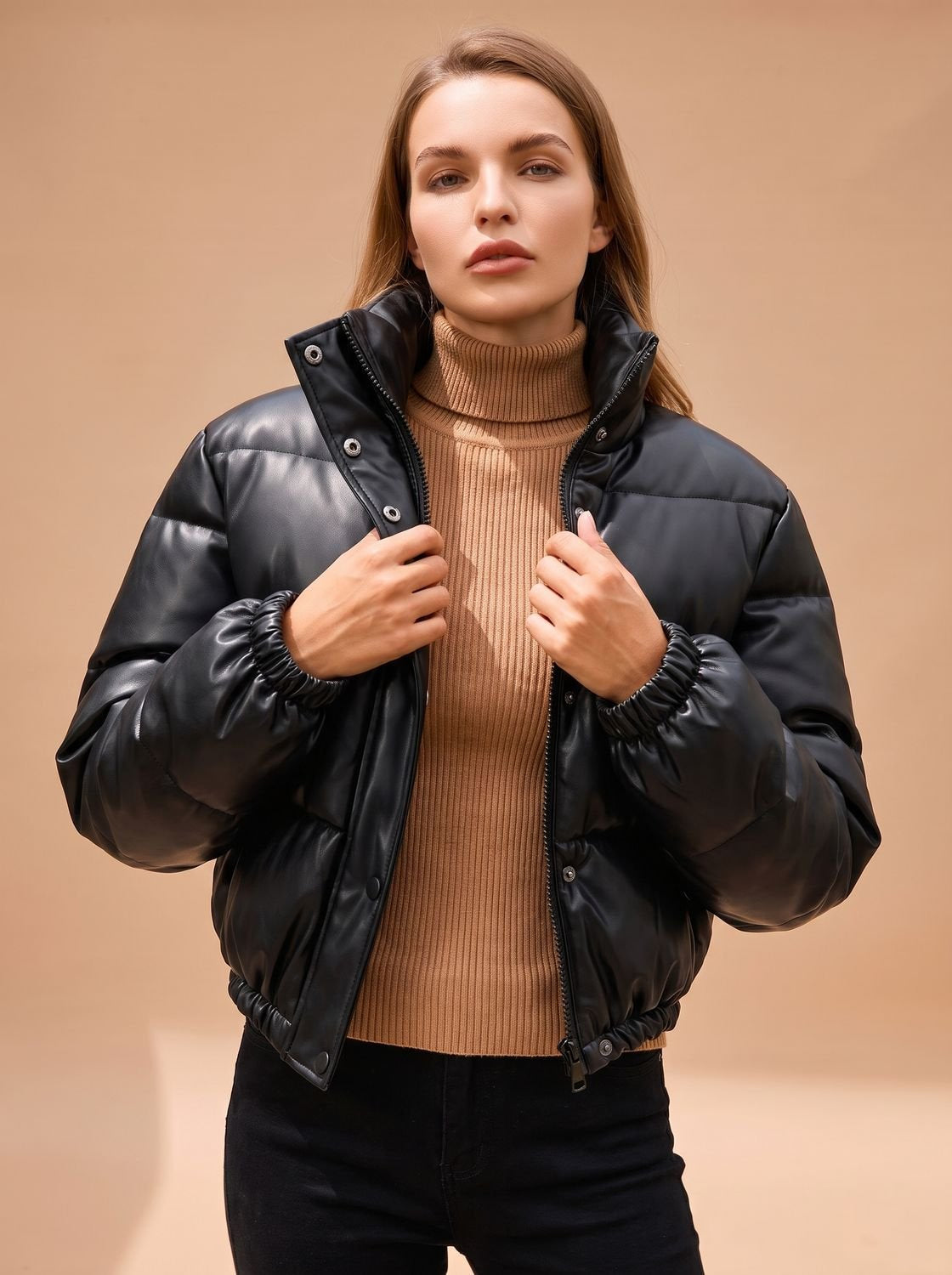 Kunstleder Daunenjacke Damen gefüttert, kurz mit Kapuze