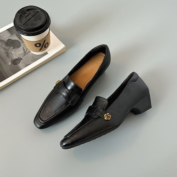 Pumps mit eckiger Spitze und Ziernähten für Damen