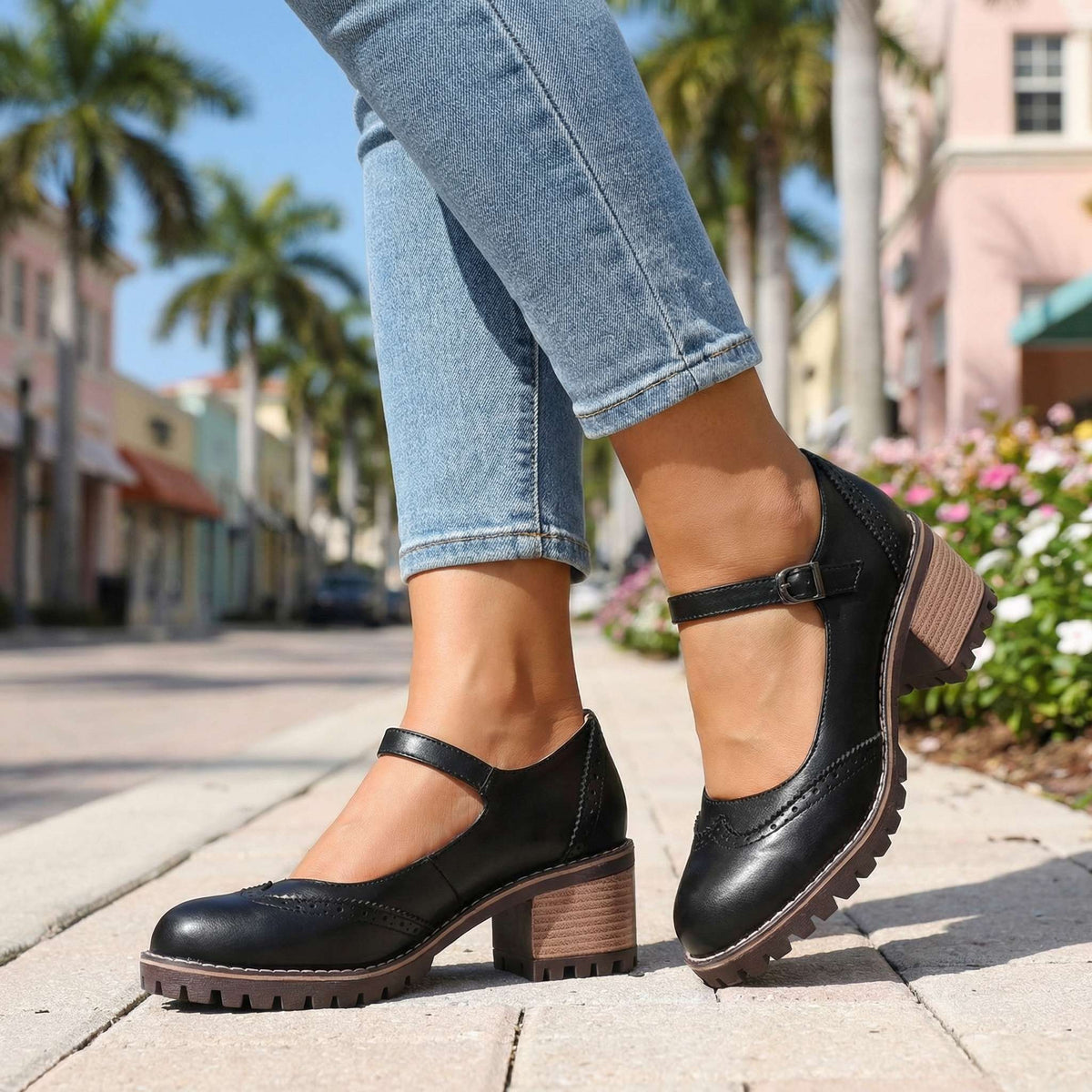 Pumps mit T-Riemchen und Blockabsatz für Damen