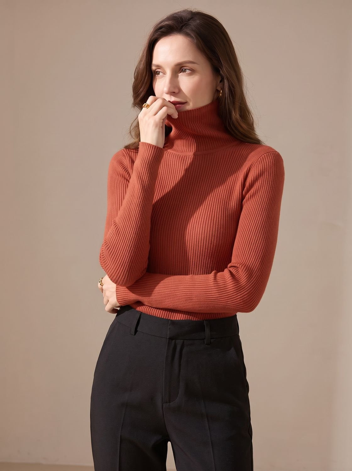 Rollkragenpullover Damen aus Rippstrick, figurbetont und langärmelig