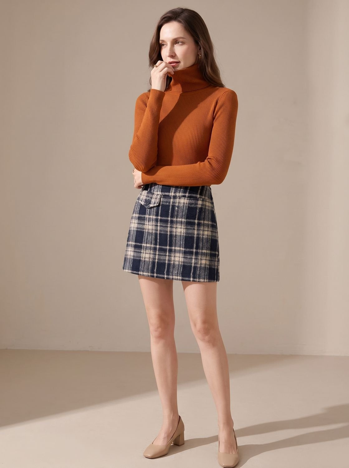 Rollkragenpullover Damen aus Rippstrick, figurbetont und langärmelig