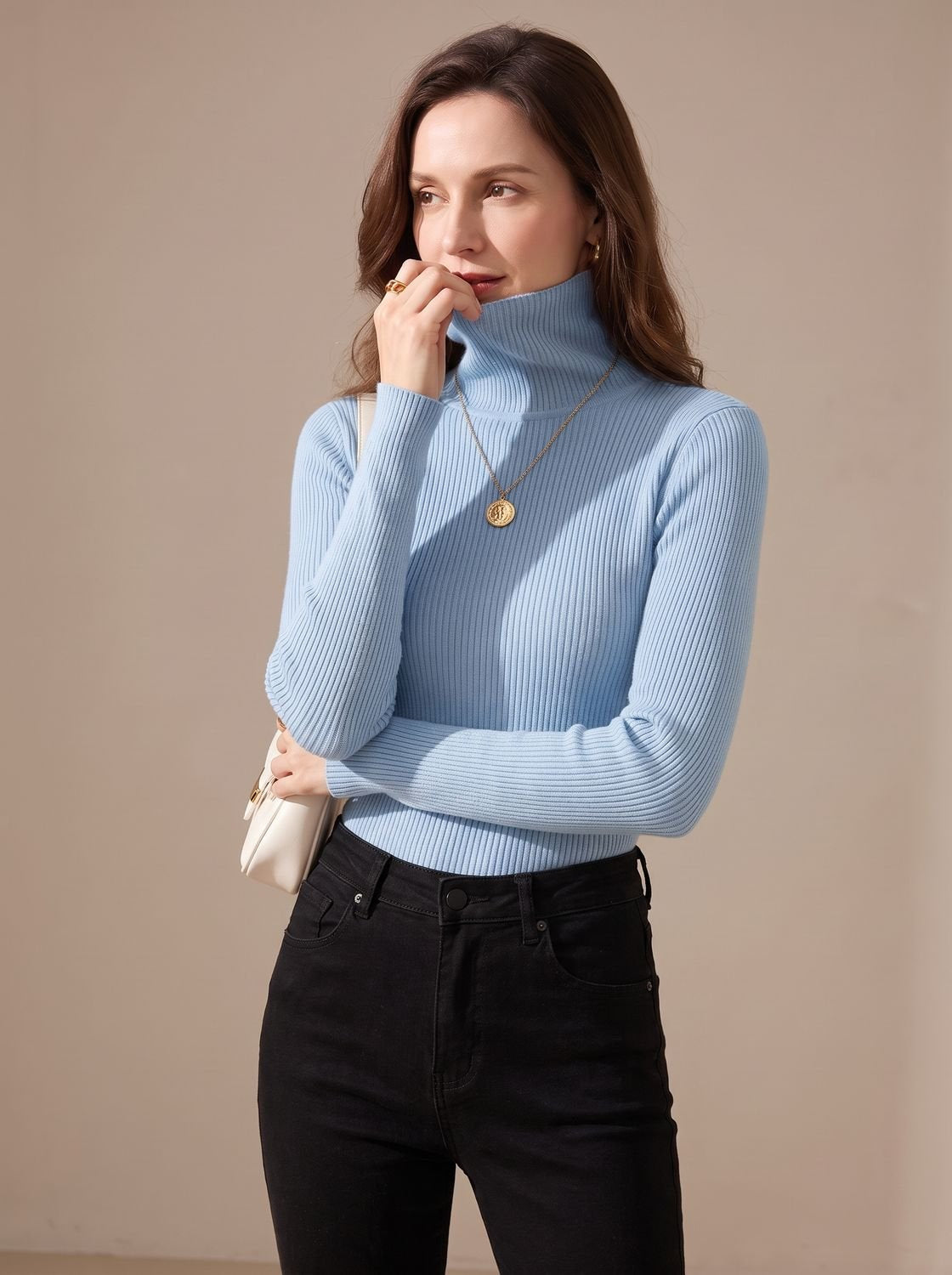 Rollkragenpullover Damen aus Rippstrick, figurbetont und langärmelig