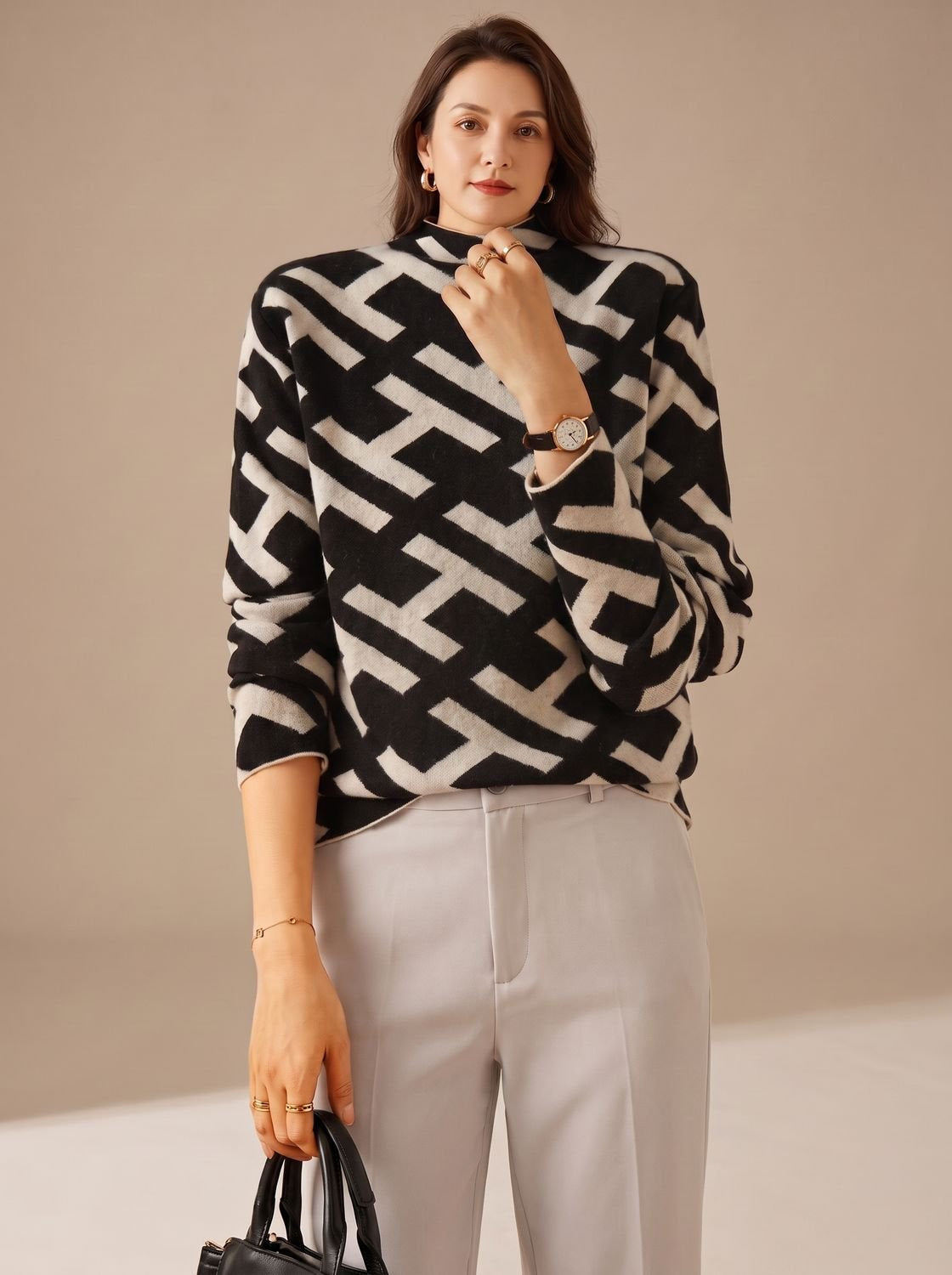 Rollkragenpullover Damen körperbetont mit geometrischem Monogramm-Muster