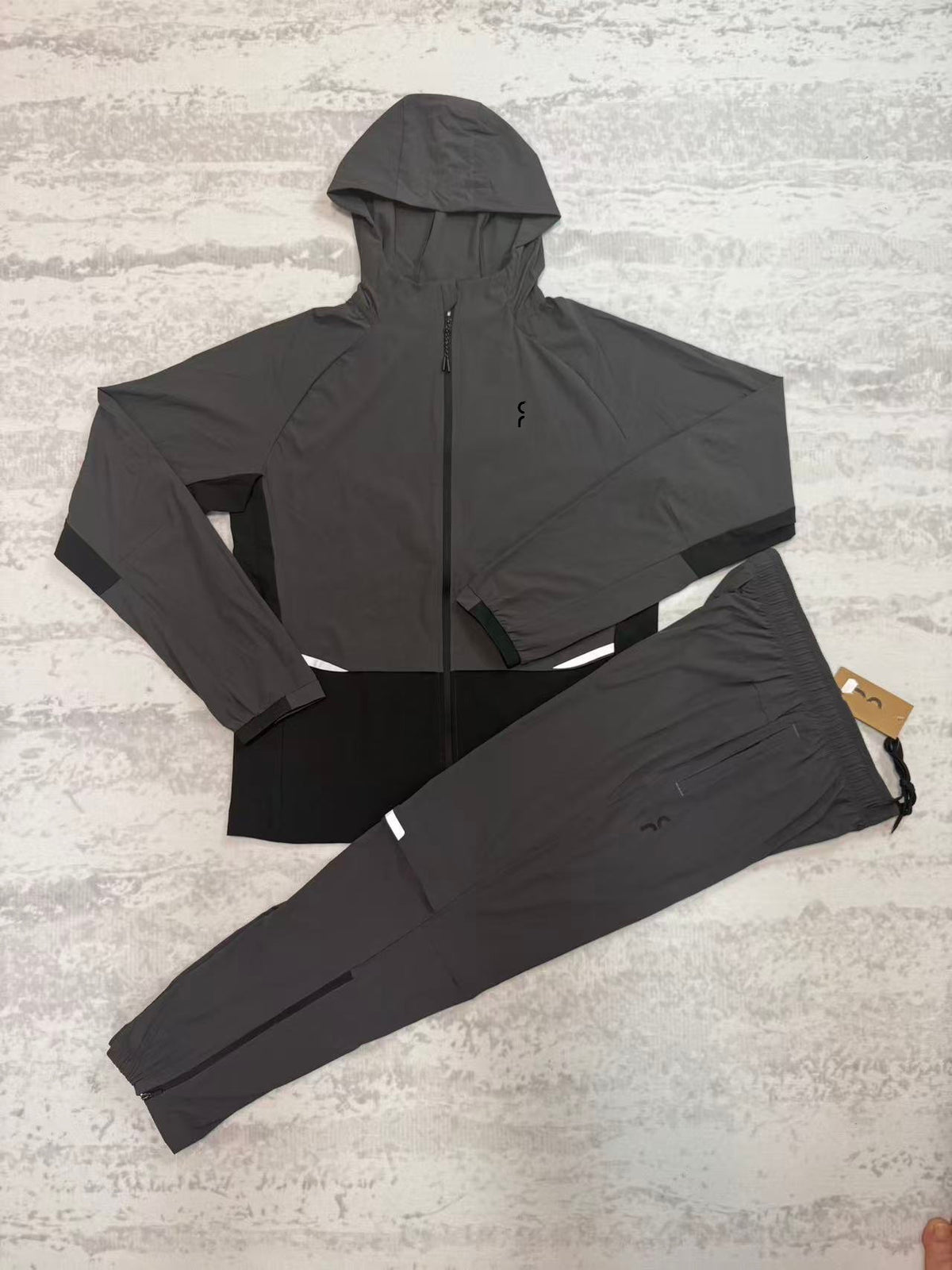 Trainingsanzug mit Kapuzenjacke und langer Hose für Herren
