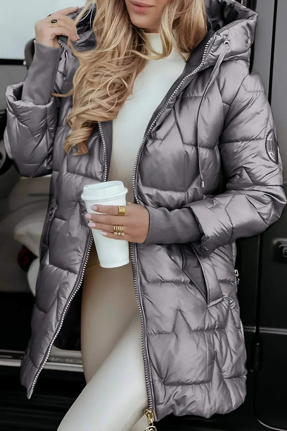 Steppjacke mit tiefer Kapuze und längerem Schnitt für Damen in Grau - Ansicht 2