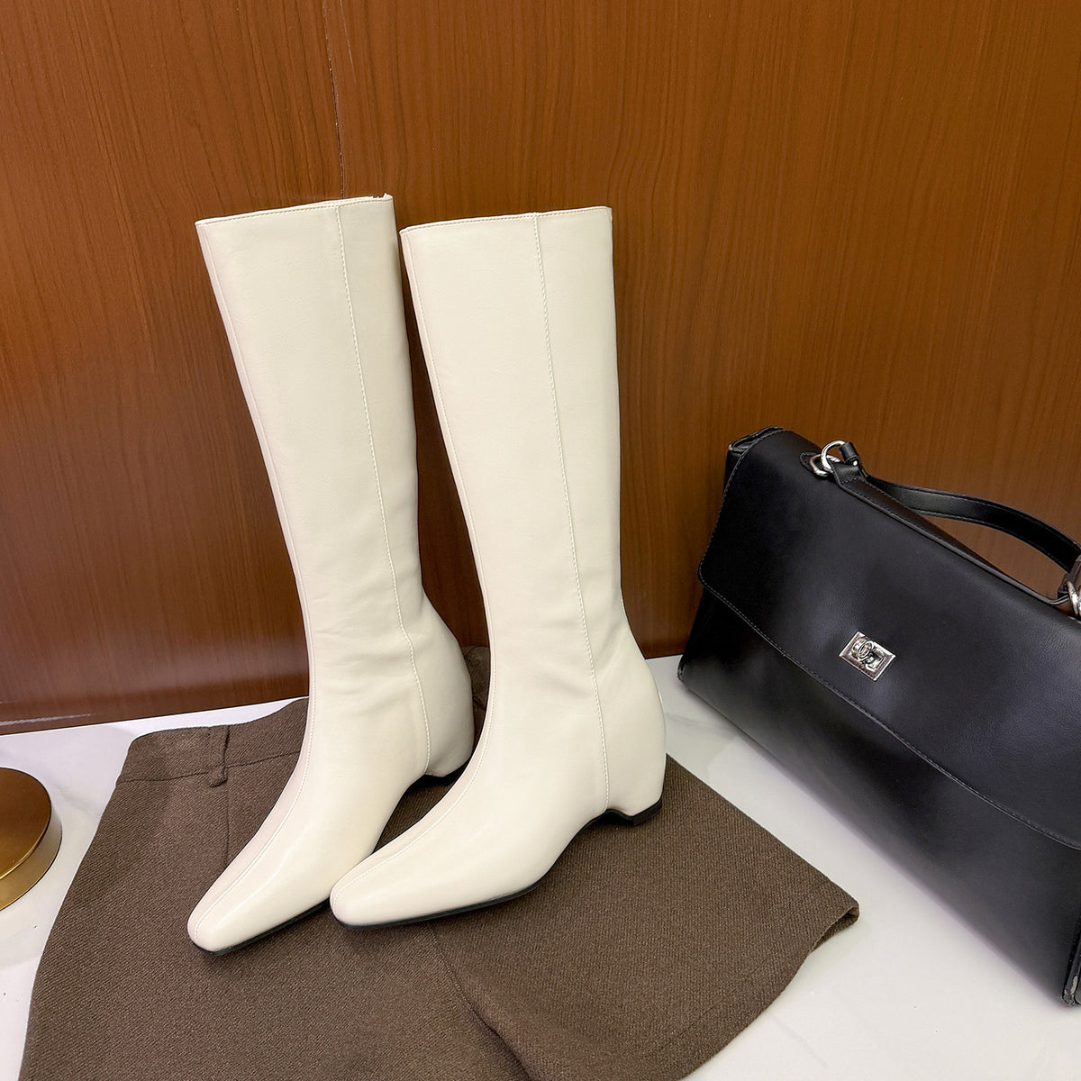 Stiefel mit hohem Schaft und eckiger Spitze für Damen in Weiß ungefüttert