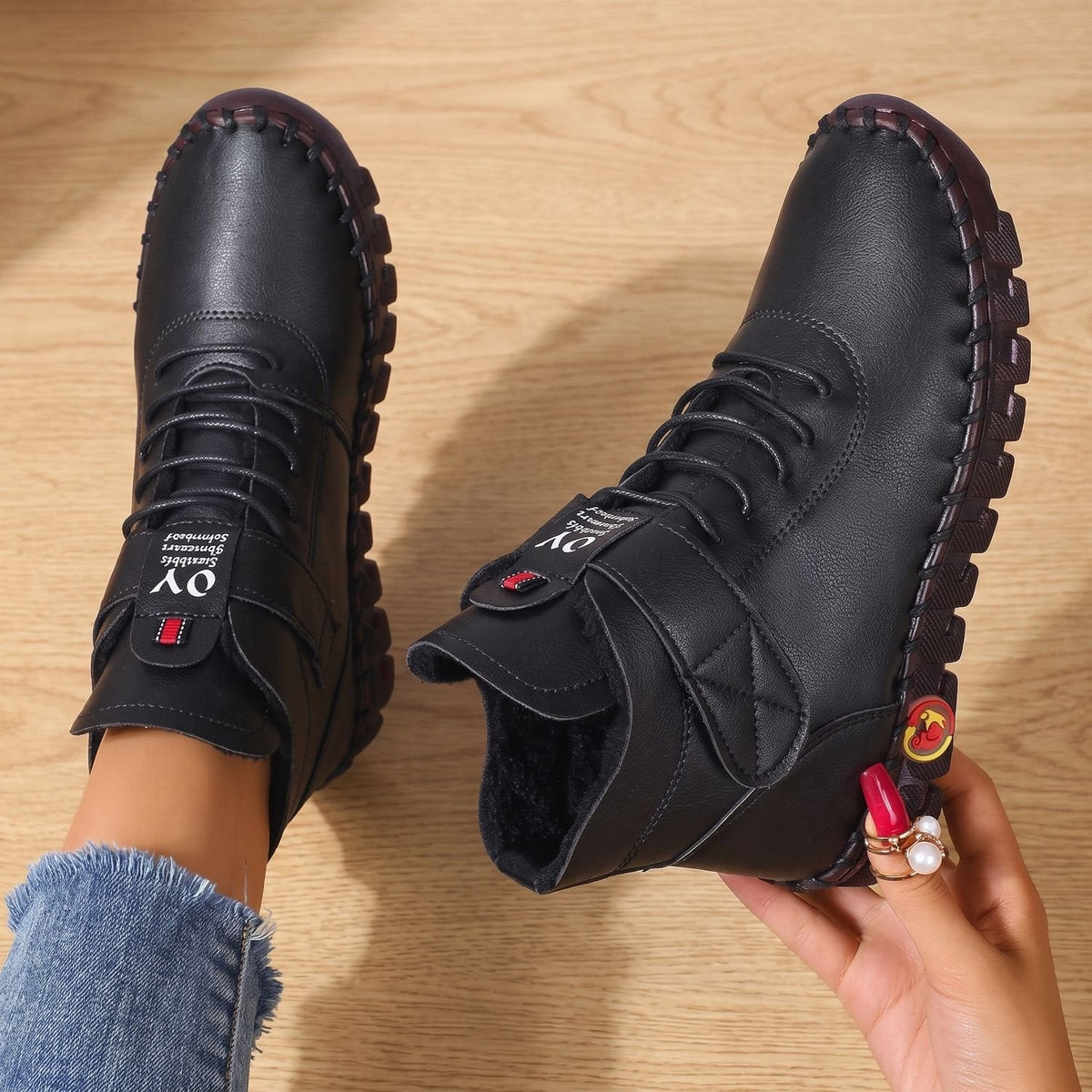 Stiefeletten Damen aus Kunstleder, gefüttert mit Klettverschluss