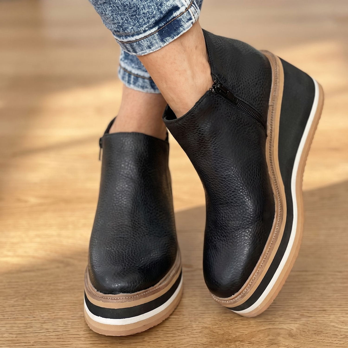 Stiefeletten Damen aus Kunstleder mit Keilabsatz und Plateau