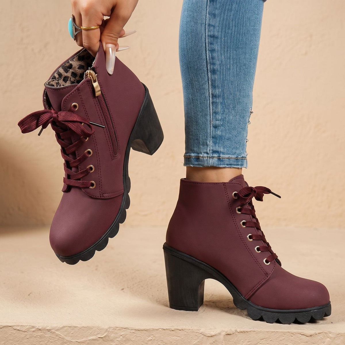Stiefeletten Damen mit Blockabsatz, Schnürung und Profilsohle