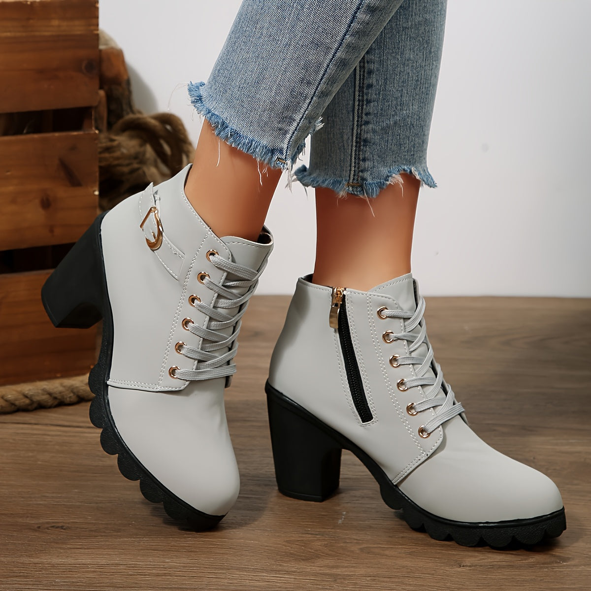 Stiefeletten Damen mit Blockabsatz und Schnürung in Hellgrau