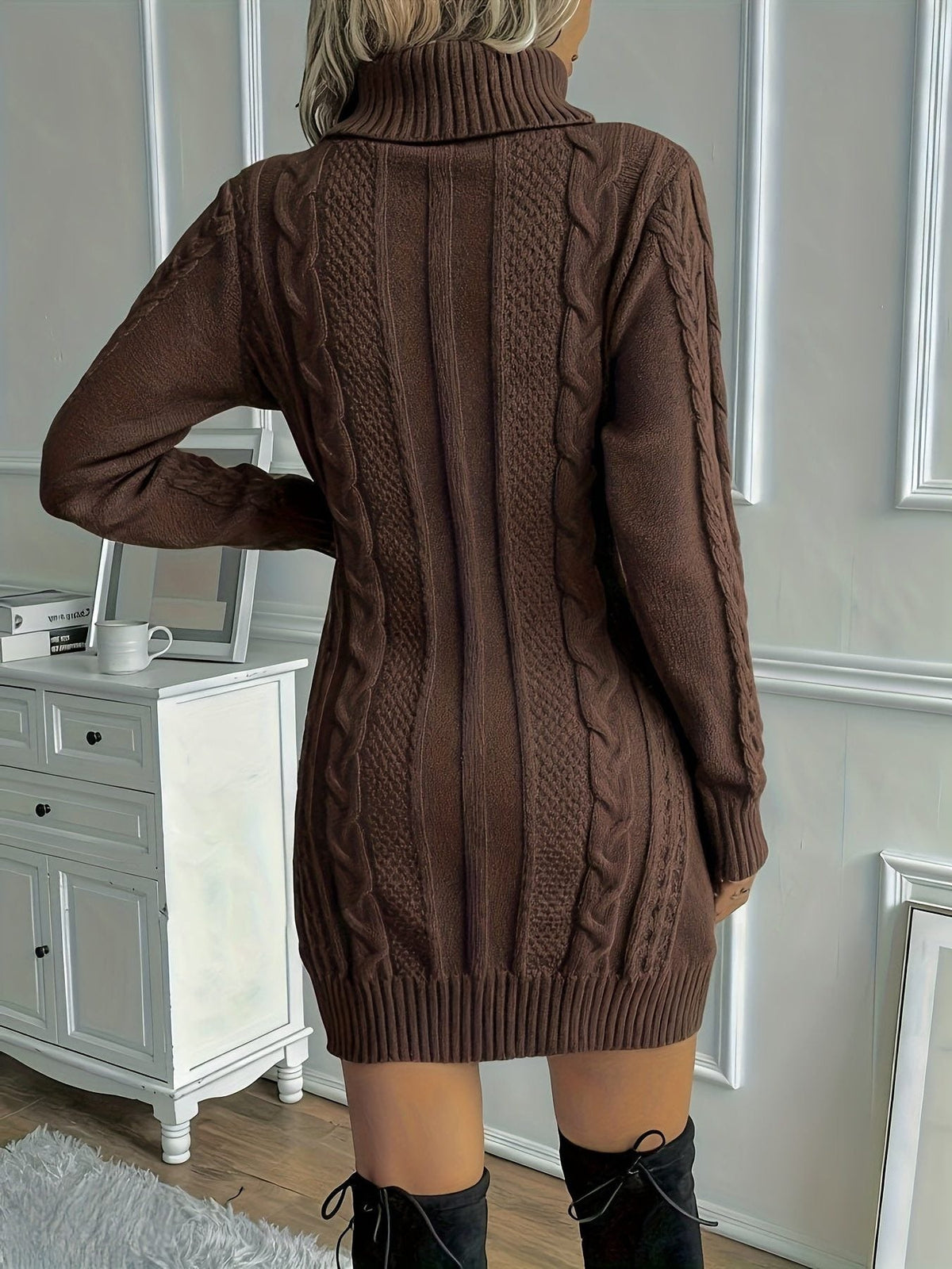 Strickkleid mit Zopfmuster und Rollkragen für Damen