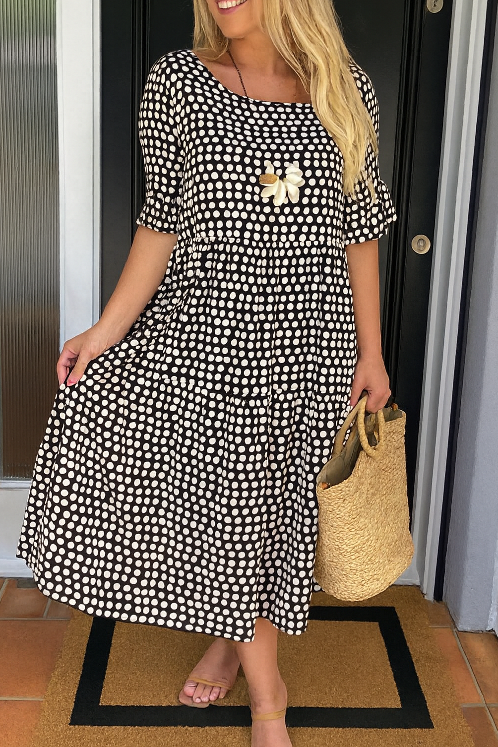 Bayer Modehaus - Damen Midikleid mit Punkte-Muster, Halbarm und Stufenrock in Schwarz