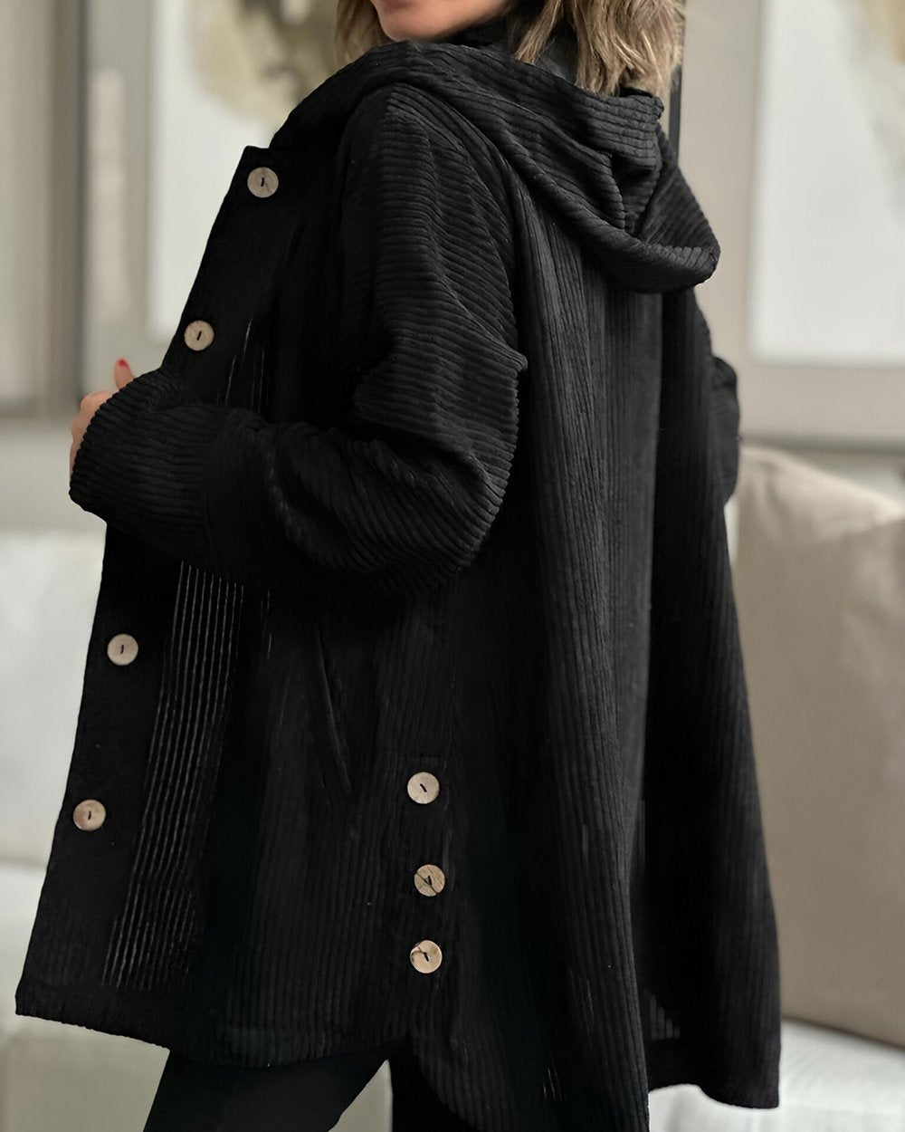 Damen Lange Cordjacke mit Kapuze und Knopfleiste in Schwarz, Rückansicht
