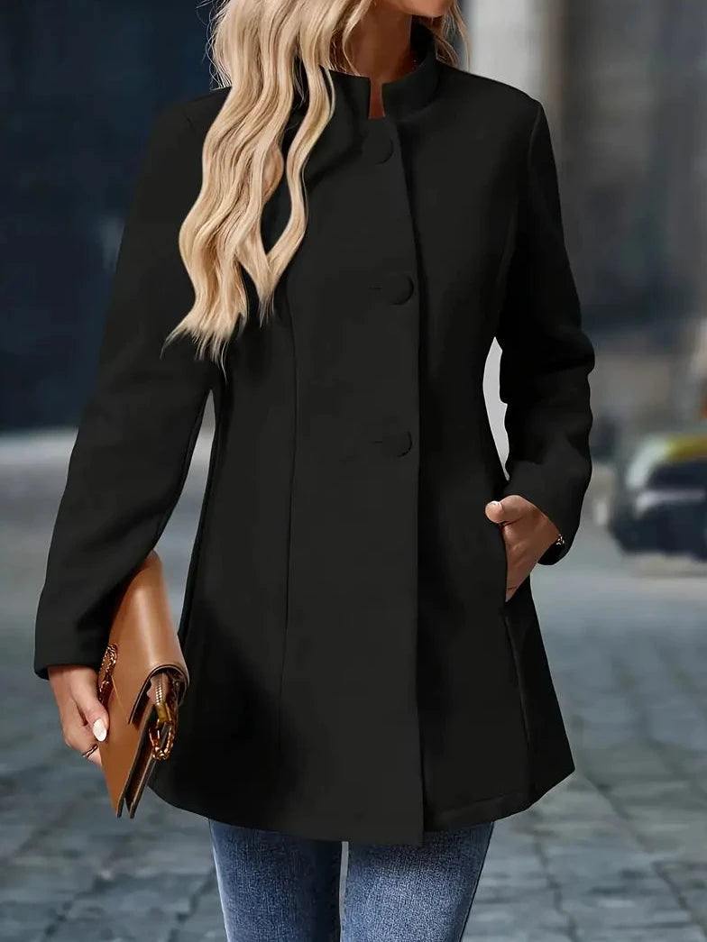 Bayer Modehaus - Damen Taillierte Jacke mit Stehkragen und Stoffknöpfen - Produktbild 6