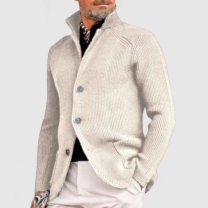 Herren Strickjacke mit Stehkragen und Knopfleiste in Beige, Grobstrick