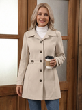 Taillierter Kurzmantel mit Reverskragen und Taillenlasche in Beige