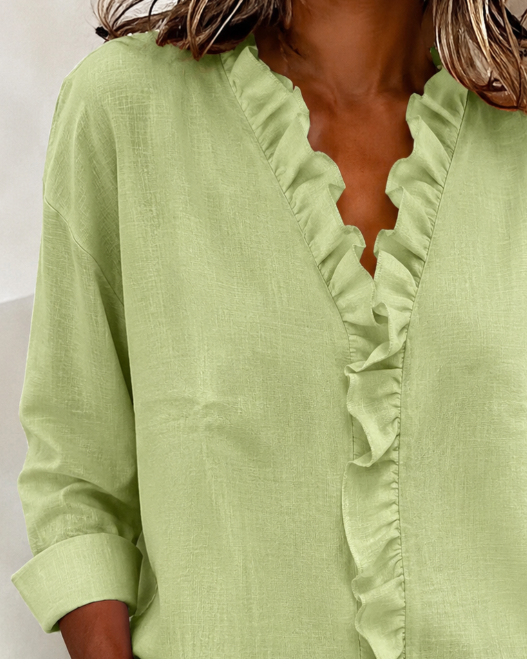 Bayer Modehaus - Damen Bluse mit Rüschen und V-Ausschnitt, langarm - Produktbild 15