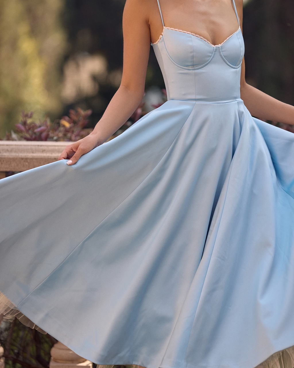 Damen Midikleid mit Herz-Ausschnitt und ausgestelltem Rock - weitere Ansicht