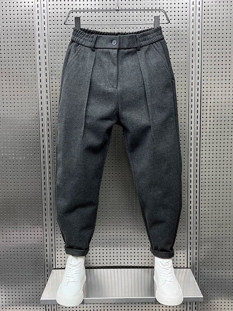 Herren Hose mit Bundfalten und Knopfbund, Grau