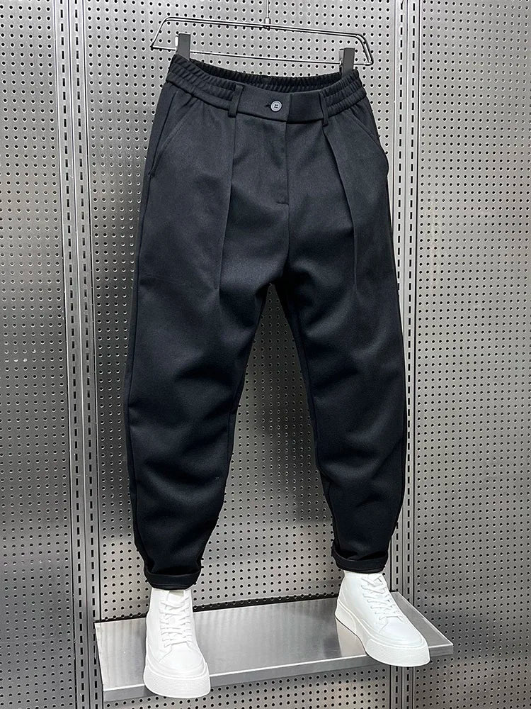 Herren Hose in Wolloptik mit zulaufendem Bein, Schwarz