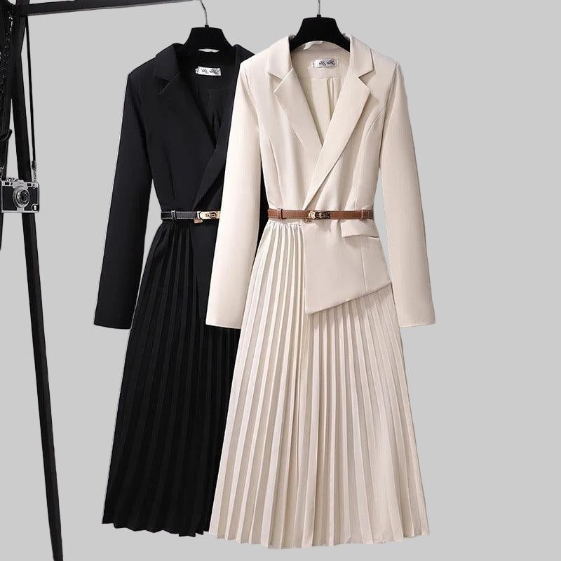 Blazerkleid mit Plisseefalten und Gürtel für Damen