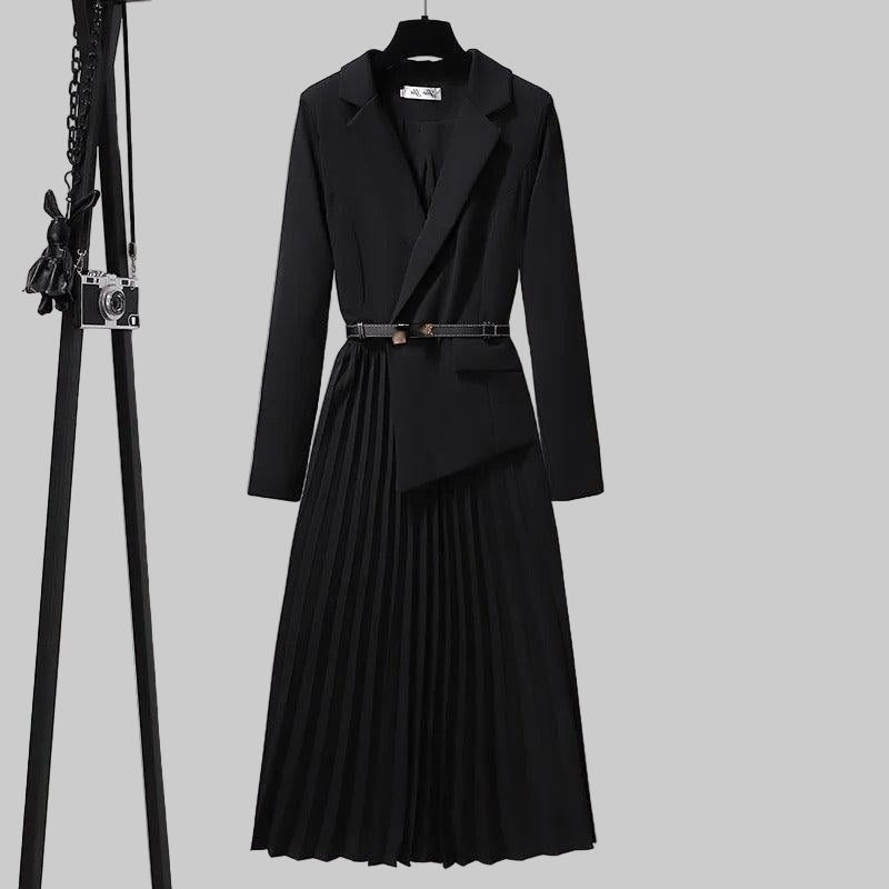 Blazerkleid mit Plisseefalten und Gürtel für Damen