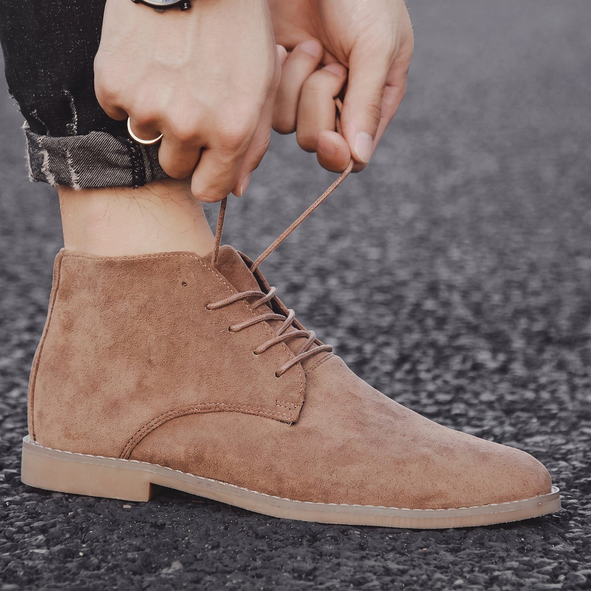 Boots mit Schnürung und Kreppsohle für Herren