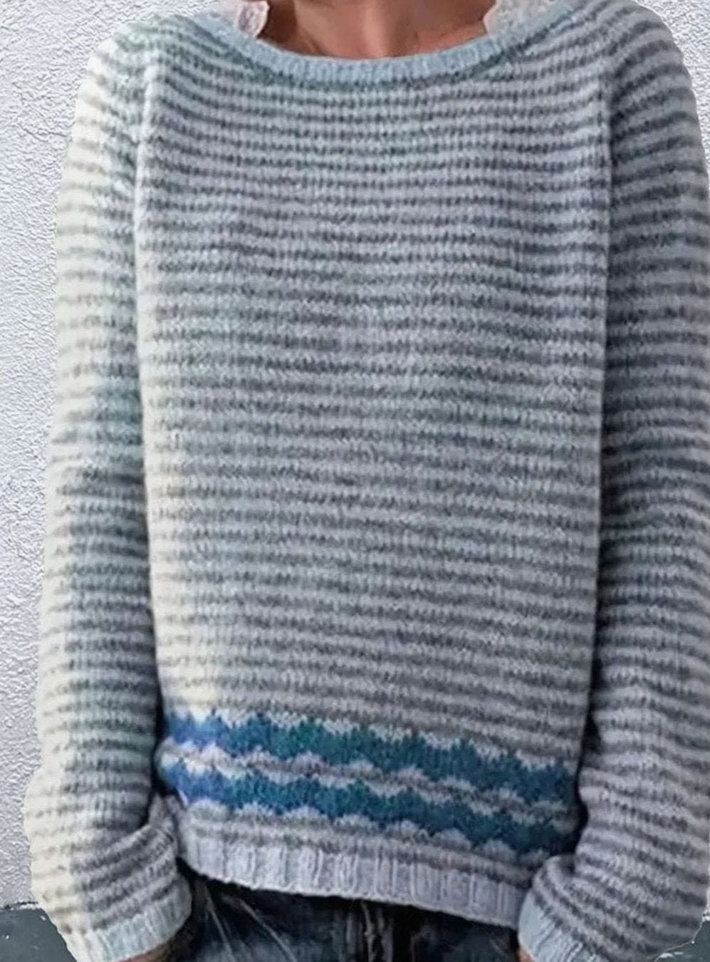Pullover Damen Strickpullover mit Streifen und Wellenmuster am Saum