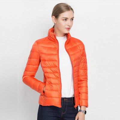 Kurze Daunenjacke mit Steppung und hohem Kragen für Damen in Orange