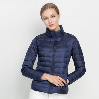 Kurze Daunenjacke mit Steppung und hohem Kragen für Damen in Dunkelblau - Ansicht 6
