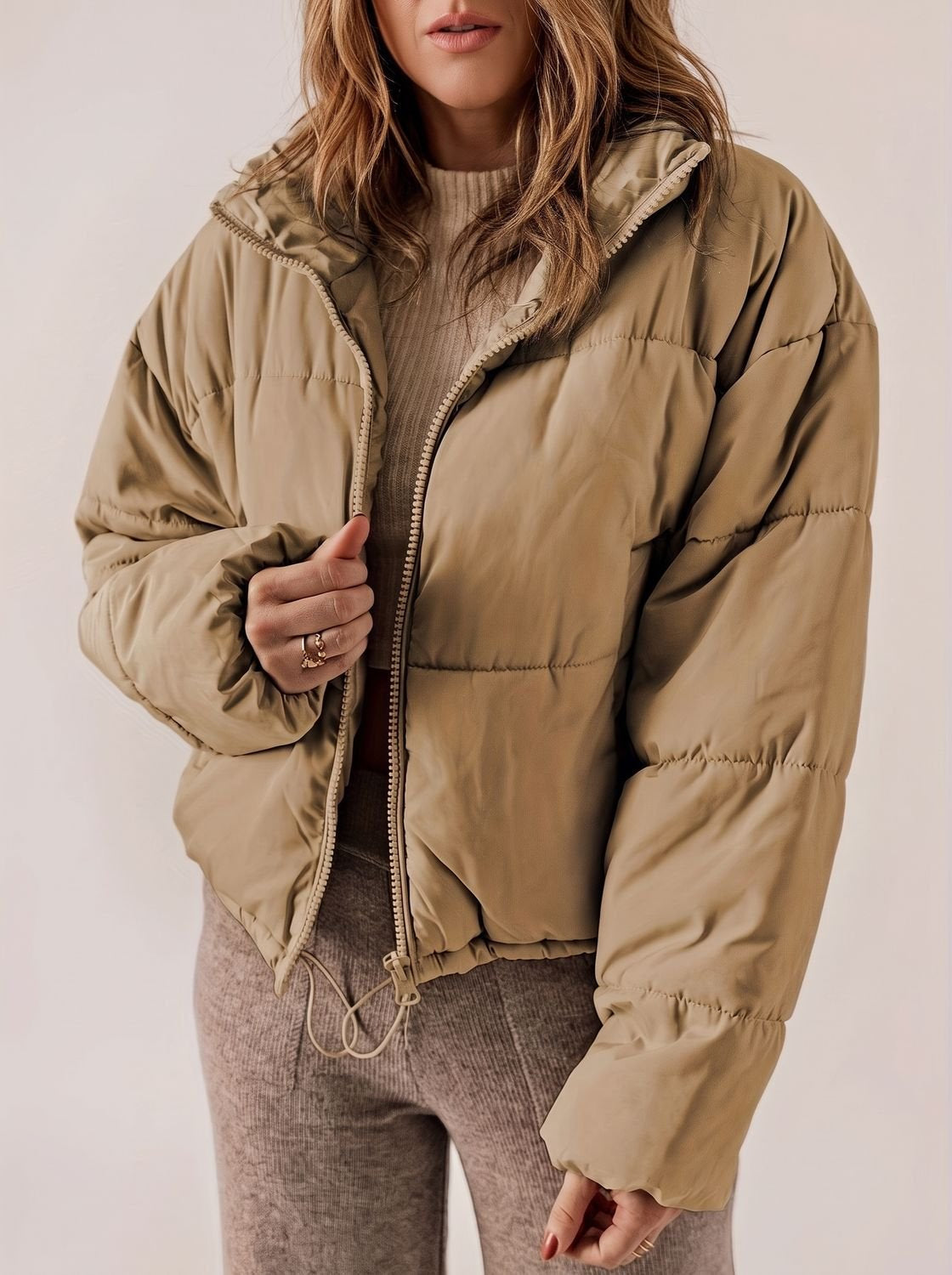 Daunenjacke Damen kurz im Oversize-Schnitt mit Stehkragen