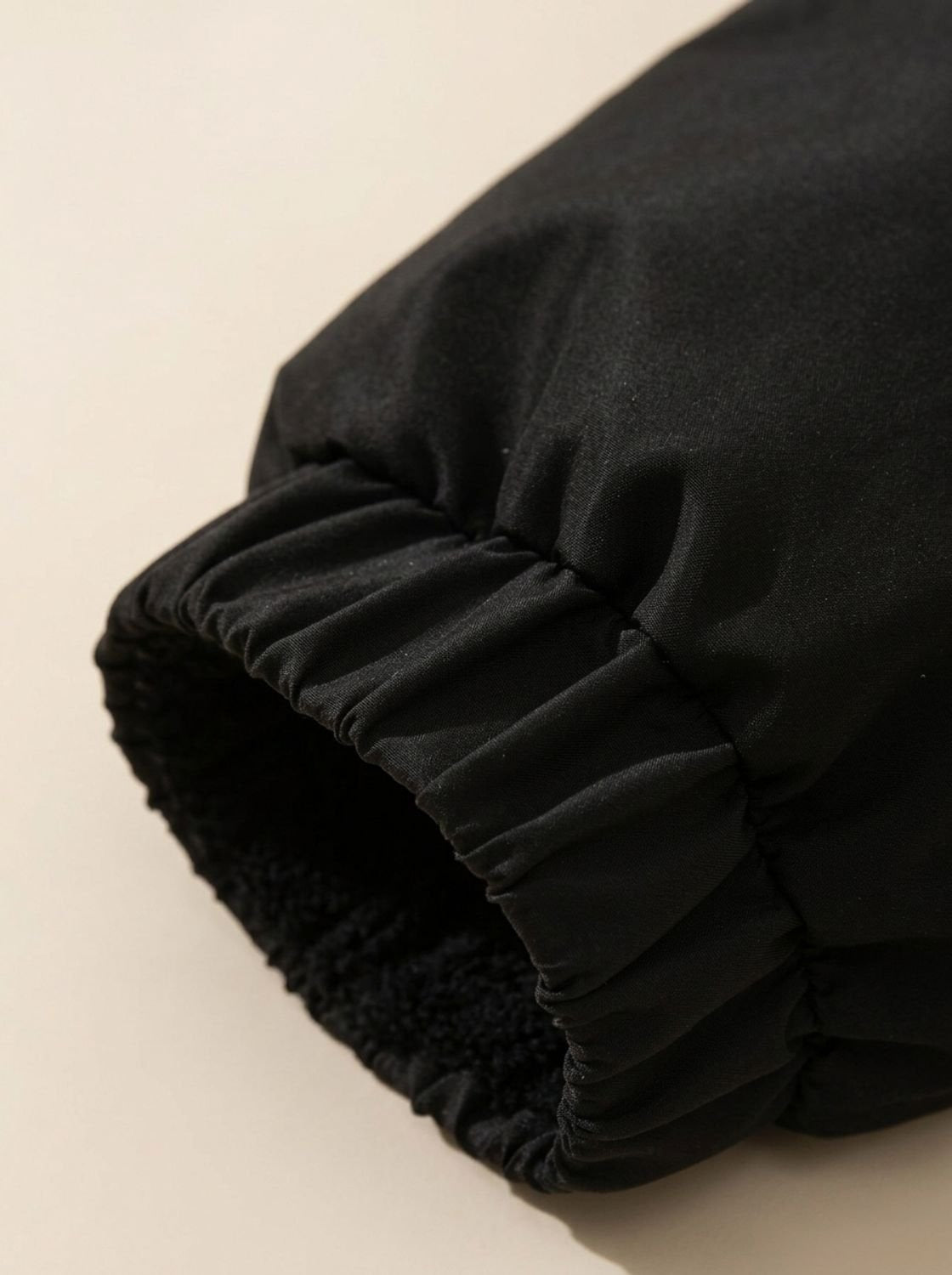 Daunenjacke Damen mit Sherpa-Fleece-Futter und Kapuze, hüftlang