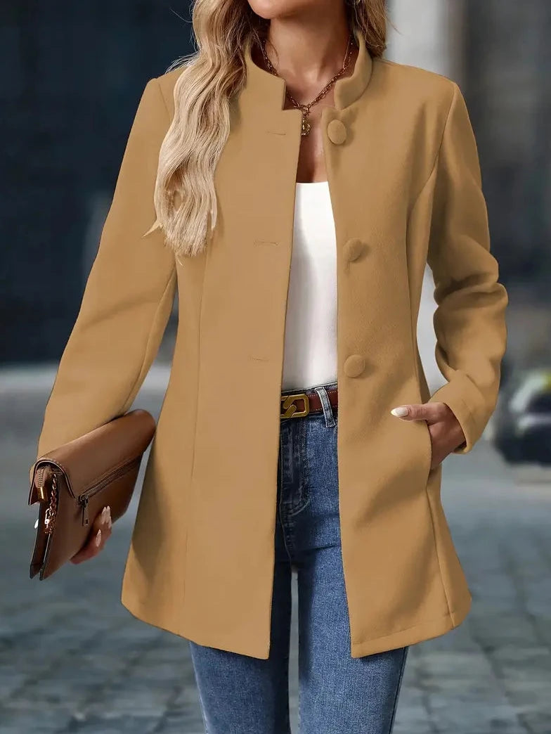 Bayer Modehaus - Damen Taillierte Jacke mit Stehkragen und Stoffknöpfen - Produktbild 14