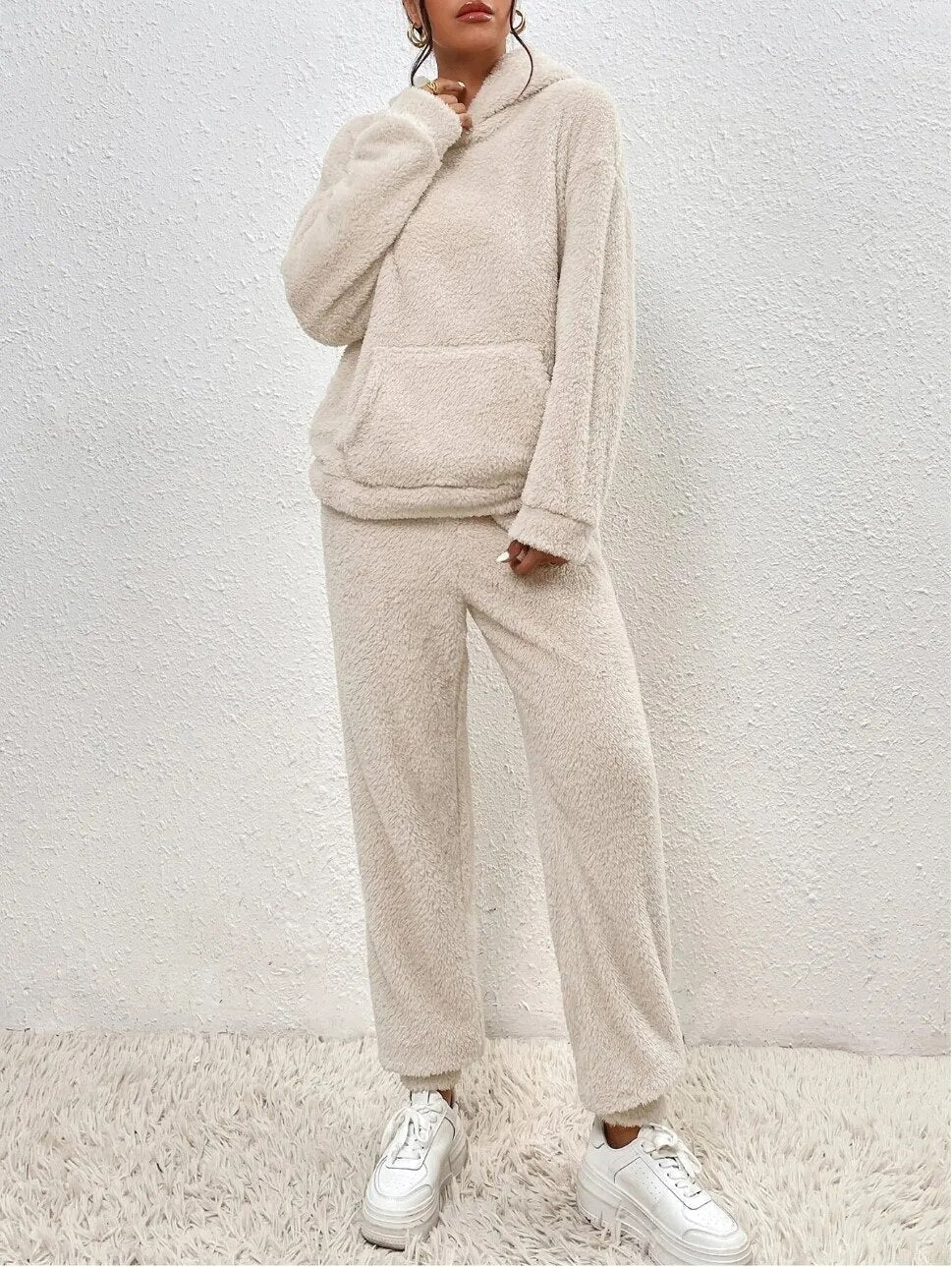 Hausanzug mit Teddystruktur, Kapuze und langer Hose für Damen - Ansicht 3