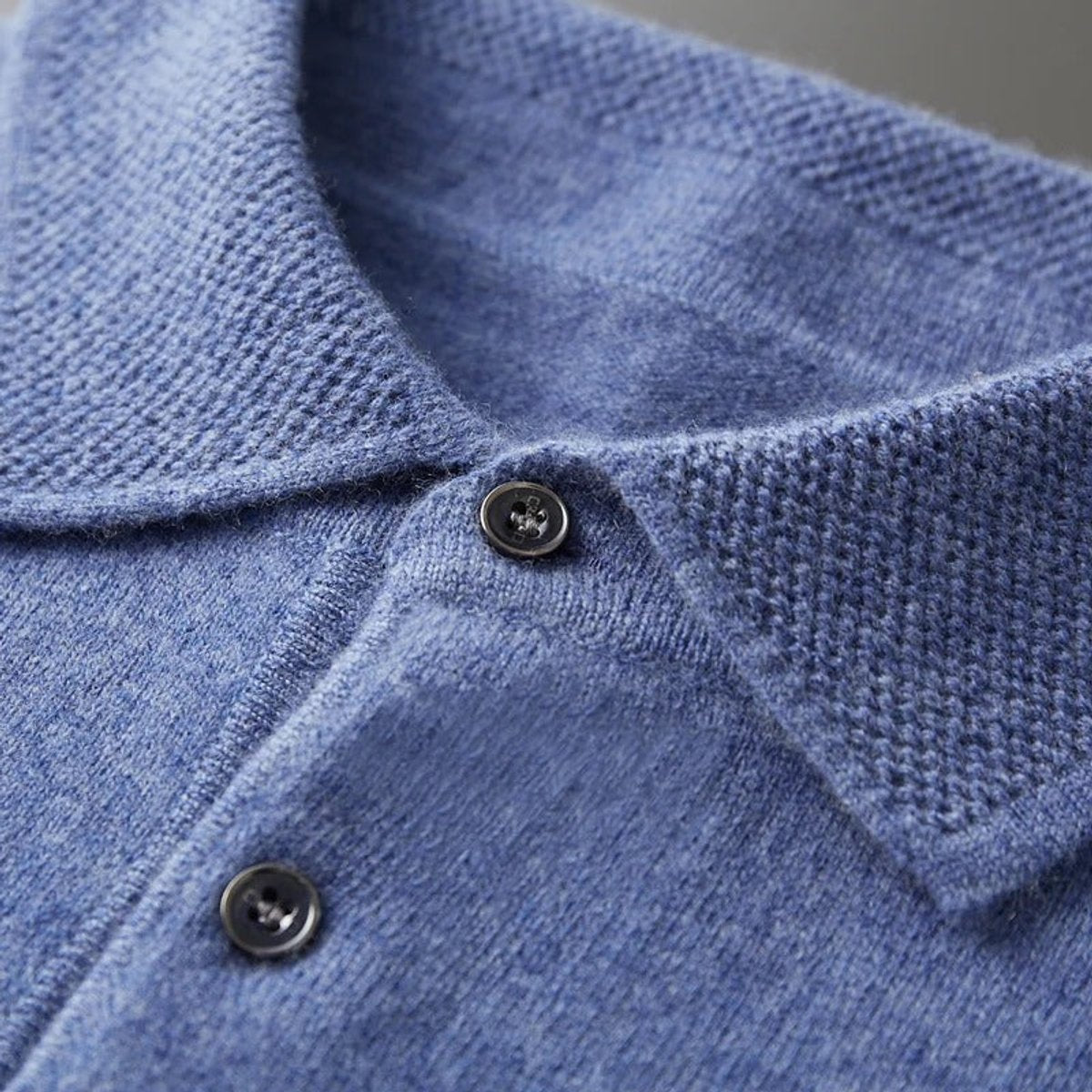 Herren Kaschmirpullover mit Polokragen und Knopfleiste für das Büro