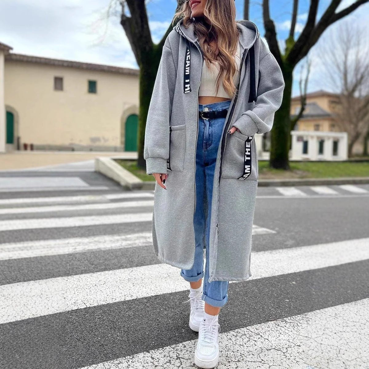 Hoodie Damen Oversize lang mit Kapuze für einen lässigen Look