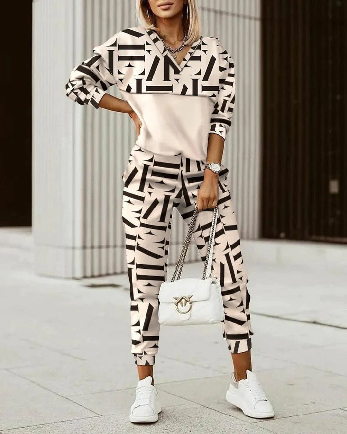 Hoodie Damen Zweiteiler mit Kapuze und Joggerhose im Allover-Print