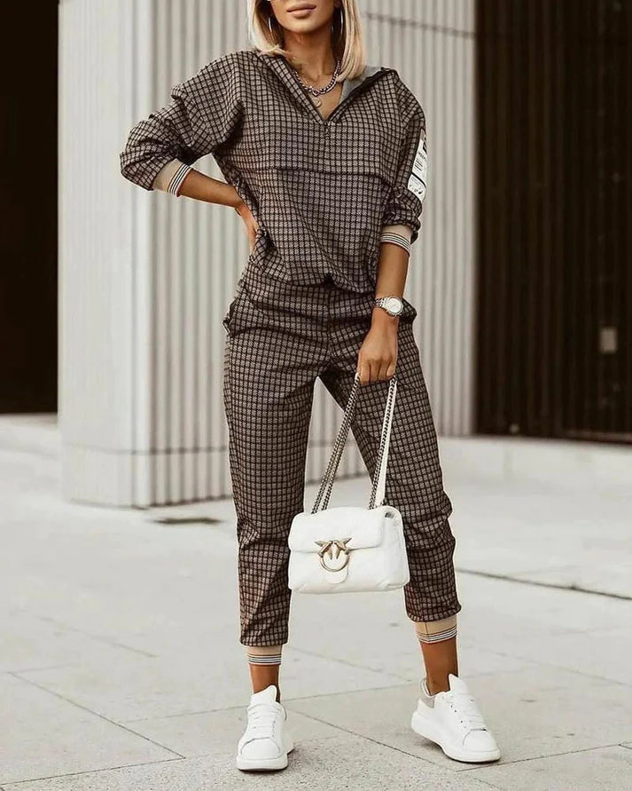 Hoodie Damen Zweiteiler mit Kapuze und Joggerhose im Allover-Print