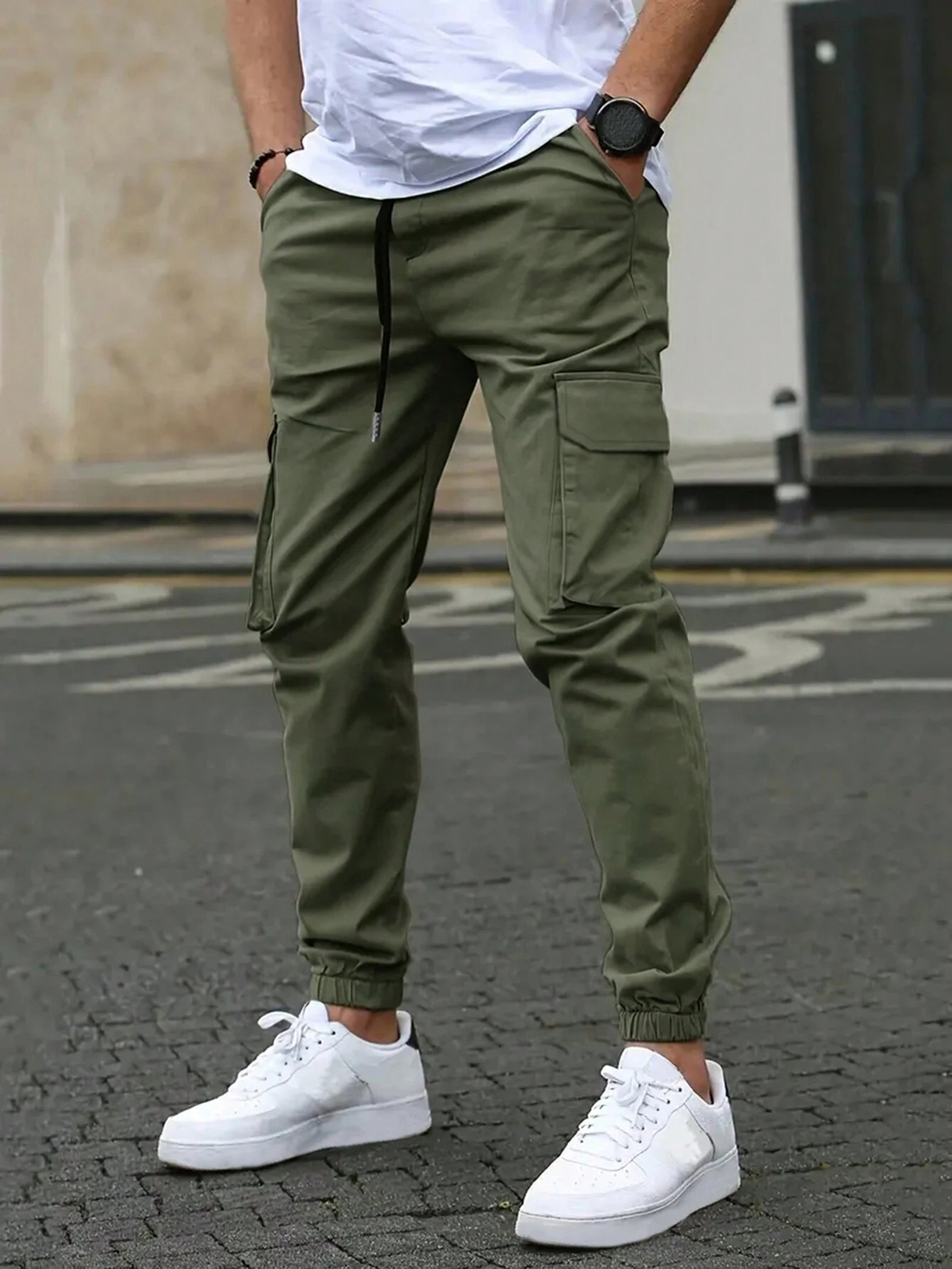 Jogging Hosen Herren mit Stretchbund und schmal zulaufender Passform