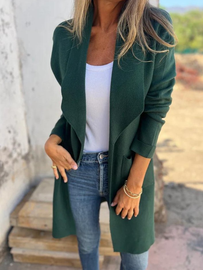 Bayer Modehaus - Damen Cardigan lang mit Schalkragen und aufgesetzten Taschen in Dunkelgrün
