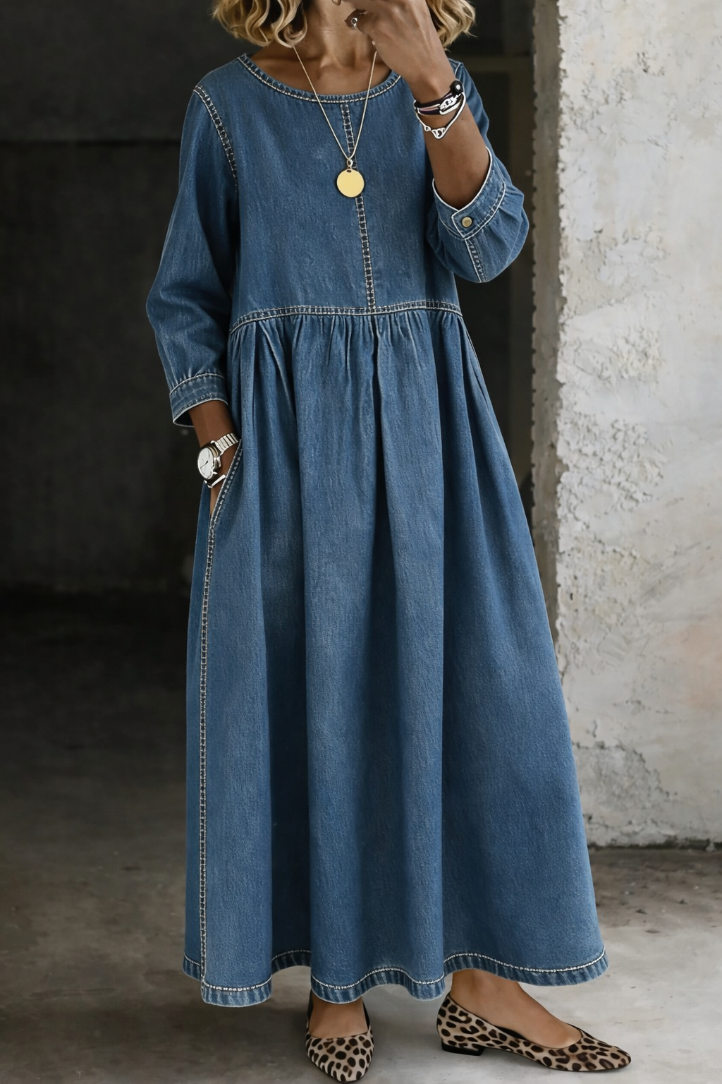 Langarm Kleid mit Rundhalsausschnitt und lockerem Schnitt