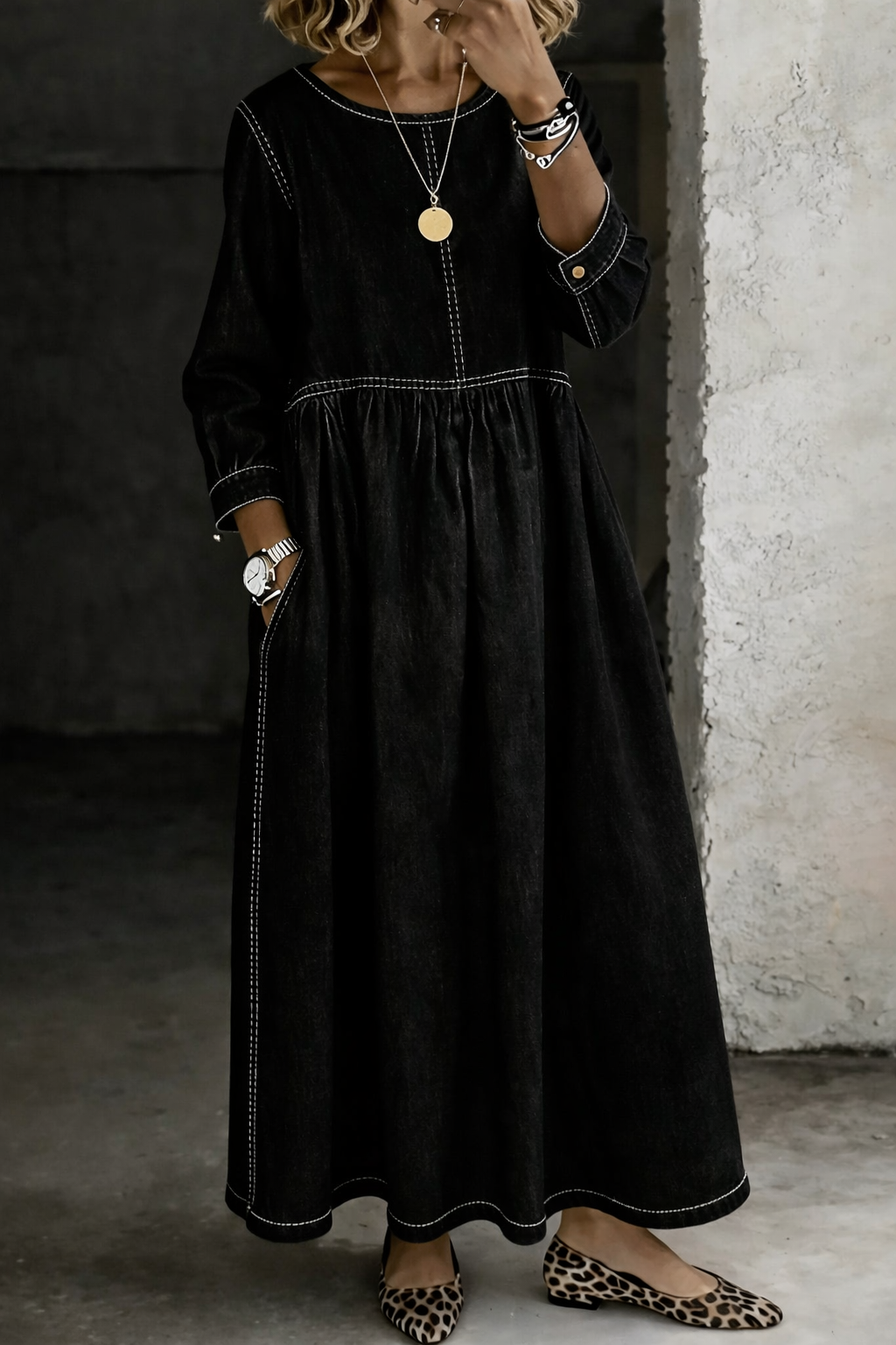 Langarm Kleid mit Rundhalsausschnitt und lockerem Schnitt
